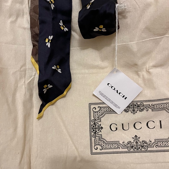 Coach Signature Bee Reversible Print Silk Skinny Scarf NWT - Picture 5 of 9
